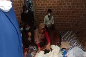 Itu kata nur baqirah othman, 23, isteri kepada allahyarham muhammad syahizzudeen mohd lotfi, 27, yang maut dipanah petir ketika mengikat kanvas muatan batu bata di permata kuari, latar rawang. Tangis Pecah Di Lampung Selatan Satu Keluarga Disambar Petir 3 Tewas 2 Terluka Dan 1 Selamat