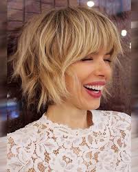 Neben stumpf geschnittenen, sehr akkuraten looks stehen auch. Pin On Bob Frisuren