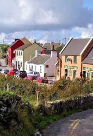 Doolin Village County Clare A Great Fishing Village Has Long Been Associated With Lively Irish Music Sessions Avec Images Partir En Irlande Irlande Beaux Endroits