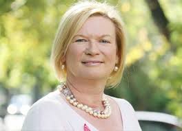 Eileen Dunne's Instagram, Twitter & Facebook