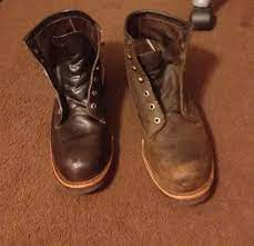 Make sure to smear only a tiny amount of coconut oil onto the cloth. What Kind Of Oil Should You Use For Oiling Leather Quora