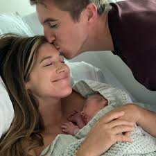 Michelle Swift (@mamaswiftyy) • Instagram photos and videos