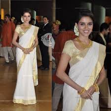 Asin At Genelia D Souza S Wedding Bollywoodfashion Genelia, who is in her third trimester attended bipasha basu and karan's wedding reception along with her husband riteish deshmukh. asin at genelia d souza s wedding