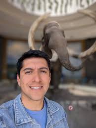 Hello! Please anyone to help me practice Spanish. I want to speak that  language. I natively speak french. I also speak English. So can assist in  those languages. I am Male and