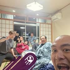 Everyone drop some birthday love for Shane! 🎉