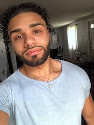 Am I the only one that thinks Josh is Gay?