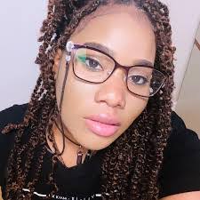 Cassandra Clem's Instagram, Twitter & Facebook