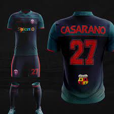 Da ormai un secolo, la locale squadra di calcio di lecce è seguita con passione e calore, entrando essa stessa a far parte della storia e del costume della città. I Colori Del Salento Su 5 Maglie Da Calcio Lecce Gallipoli Casarano Nardo E Otranto Maglie Da Calcio Calcio Maglie