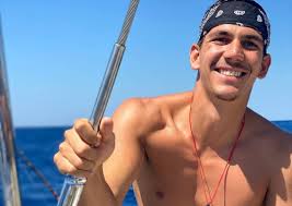 Γιατί η billie eilish έστειλε μήνυμα στον ηλία μπόγδανο; Survivor To Prwto Pragma Poy Zhthse Na Faei O Paylos Galakteros Sthn Ellada Enw O Hlias Mpogdanos 8elei Na Apoxwrhsei Apo To Paixnidisurvivor H Tryferh Anarthsh Toy Nasoy Galakteroy Gia Thn