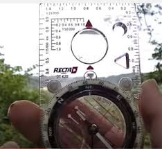 Im laufe der zeit entwickelten sich daraus spezielle kompassformen mit einer einteilung in 24, 32 striche oder sogar 48 himmelsrichtungen (siehe erdzweige). Umgang Mit Dem Kompass Wie Benutzt Man Ihn Richtig