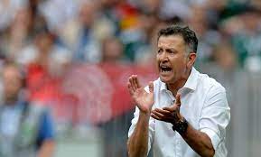 La so carrera como entrenador cuenta con una dilatada cantidá de títulos y llogros, ente los cualos destaquen el campeonatu 2010. Lo De Messi Es Irrelevante La Reflexion De Juan Carlos Osorio Que Causo Impacto En Redes