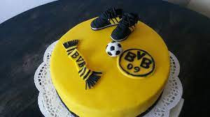 Jun 04, 2021 · schafft man es, der großmutter das streng geheime familienrezept zu entlocken, sagt sie meist: Bvb 09 Torte Dortmund Fussball Schuhe Fanschal Bvb Torte Dessert Ideen Kuchen Ideen