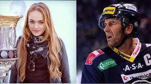 Petr nedvěd rád pendloval mezi českou republikou a floridou, kde se opaloval, jezdil na lodi a potápěl se v oceánu. Nedved Hokej Extra Cz