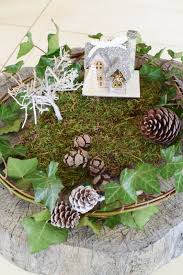 So lassen sich auch richtige kakteengärten für außen überall in deutschland und wie kaktusfreund und shamrock dir schon schrieben, ließ dich erstmal in ruhe über die richtig winterharten kakteen durch und dann kannst ja. Vertraumtes Tisch Arrangement Mit Efeu Moos Und Ganz Viel Winter Mrs Greenery Dekoschale Weihnachten Deko Weihnachten Tisch Dekoration