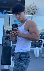 He then wrote, f*cking me, telling me u love me then sneaking around w/ someone else.that f*ckin hurts. this content is imported from twitter. Bryce Hall In 2021 Bryce Hall Hall Wallpaper Hall