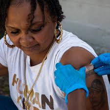 F.D.A. Advisers Recommend Updated Boosters Targeting Forms of Omicron