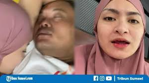 Dan tidak sedikit orang yang mencari informasi tentang bredarnya video nathalie holscher yang berdurasi 20 detik ini, bahkan banyak orang yang mencari video nya karena penasaran. Heboh Pria Ini Ngaku Masa Lalu Nathalie Holscher Hingga Pajang Potret Jadul Istri Sule Publik Geram Tribun Sumsel