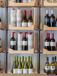 Bvs Wine Traders Beros Abdul Architects Afflante Com Wine Store Display Wine Store Wine Display