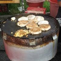 星期四，我们到sri rampai pasar malam去大吃特吃!这个夜市的美食都以主食为主，包括娘惹nasi lemak、咖喱面、板面等，都让人忍不住食指大动啊!主持. Pasar Malam Sri Rampai Taman Sri Rampai Kuala Lumpur
