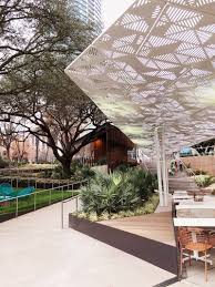 24 Of The Best Kid Friendly Restaurants In Austin The Effortless Chic In 2020 Kid Friendly Restaurants Food Hall Lanscape Design