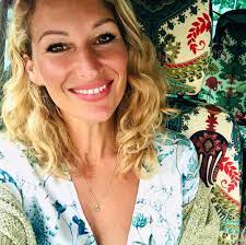 A few words about myself: Janni Honscheid Home Facebook