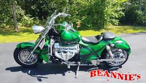Mc has several extras, exhaust mufflers, extra front fender colored to match bike, extra electric fuel pump and various leather wear and various trophies. 2006 Boss Hoss Bhc 3 502 Ci