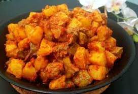 Menu sambal goreng kentang ini selalu hadir melengkapi sajian hari lebaran. Resep Sambal Goreng Kentang Sederhana Namun Tetap Nikmat
