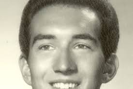 Dee Simonson's Instagram, Twitter & Facebook