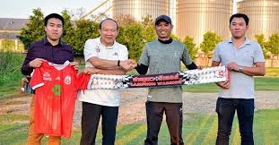 นายพงษ์ศิริ ฐาราชวงศ์ศึก ประธานสโมสรลำพูนวอริเออร์ เปิดเผยว่า ล่าสุด นักเตะป้ายแดง อีกหนึ่งอาวุธหนักของราชันโคขาว ลำพูนวอริเออร์. à¸žà¸‡à¸© à¸¨ à¸£ à¸à¸²à¸£à¸²à¸Šà¸§à¸‡à¸¨ à¸¨ à¸ à¸œà¸­ à¸£à¸²à¸Š à¸™à¹‚à¸„à¸‚à¸²à¸§ à¹€à¸œà¸¢à¸à¸²à¸£à¹€à¸ªà¸£ à¸¡à¸— à¸žà¸¢ à¸‡à¹„à¸¡ à¸ˆà¸š