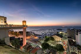 O elevador lacerda é o primeiro elevador urbano do mundo. Elevador Lacerda Salvador Da Bahia