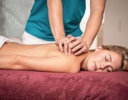 Wenn der tag stressig war, du dich beim sport gezerrt hast oder du dir einfach mal eine massage gönnen willst, ist der taurus massage. Mobile Massage In Koln Entspannung Zu Hause Mydays