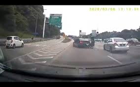 We did not find results for: Tukar Lane Sesuka Hati Hingga Sebabkan Kemalangan Polis Cari Bmw Hitam Buzzkini