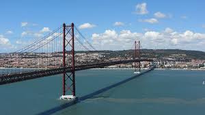 Video of base jumper mario pardo jumping from ponte 25 de abril in lisbon. Hd Wallpaper San Francisco Bridge Lisbon Suspension Bridge Ponte 25 De Abril Wallpaper Flare