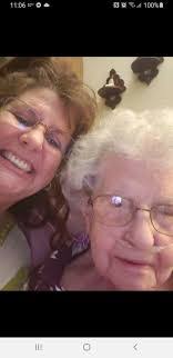 Vickie Holder's Instagram, Twitter & Facebook