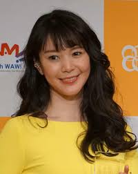 彼は王殺しの嫌疑をかけられた父を探す、 シェリー＝ラインスタッドという少女に出会う。 もとの世界に戻るために、 そして、彼を助けてくれた少女の力になるために。 鎧【クラリアス】をまとい戦い続ける中で彼は、 世界に隠された真相に近づいていく。 çŸ¥èŠ±ãã‚‰ã‚‰ å¹¸ã›ãªæ°—æŒã¡ã§ã„ã£ã±ã„ ç¬¬ï¼'å­å¦Šå¨  æœæ—¥æ–°èžãƒ‡ã‚¸ã‚¿ãƒ« M ã‚¢ãƒ³ãƒ‰ ã‚¨ãƒ 
