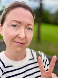 If somebody ever asked me, what are the two of the best things you can ever  do for yourself… Here they are. And they don't cost a cent. The first: zoom  out.