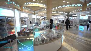 قرب مطار الملك خالد الدولي وجهات رائجة في المملكة العربية السعودية شركات ايجار السيارات. Ù…Ø·Ø§Ø± Ø§Ù„Ù…Ù„Ùƒ Ø®Ø§Ù„Ø¯ Ø§Ù„Ø¯ÙˆÙ„ÙŠ Ø§Ù„Ø±Ø­Ù„Ø© 2014 Youtube