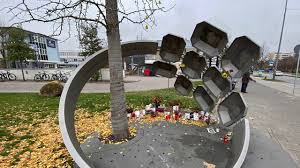Das gab das bayrische lka bekannt. Denkmal Zum Amoklauf In Munchen Vom 22 Juli 2016 Oez Youtube