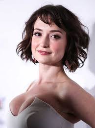 Milana Vayntrub Body Measurements Height Bra Size