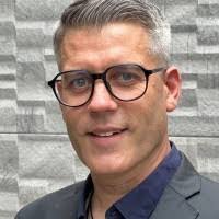 Peter Nava's Instagram, Twitter & Facebook