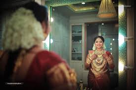Binzu gopalan with her years of experience being the best makeup artist in kerala, envisaged the beaumonde concept as the best place for women to recover, relax, rejuvenate and be pampered. Beau Monde Beauty Parlour In Trivandrum