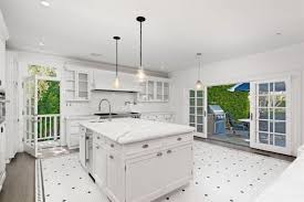 Ebay's collectibles shop is the place to find collectibles for sale in just about any category imaginable, from hello kitty and harry potter to military surplus supplies. Celebrity Real Estate Round Up Star Homes For Sale And Property News Loveproperty Com