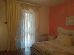 Drappi e mantovane per tende sono un prezioso complemento. Mantovane E Drappi Per Tende Da Interni Modelli E Idee Gani
