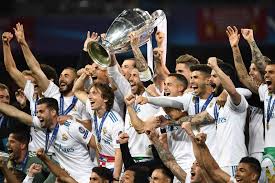 Le pacte entre cristiano ronaldo et son frère, une invention des médias ? Football Insolite La Vitrine Du Real Madrid Etait Trop Petite Pour Une 13e Ligue Des Champions