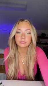 Elise Garner's Instagram, Twitter & Facebook