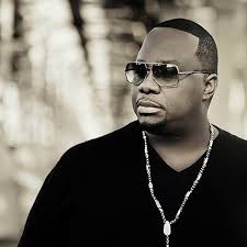 So saddened to learn of the passing of Ron Carroll. A true House music  legend and lovely guy who I had the pleasure to work with. Rest in Peace ❤️