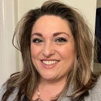 Amber Dewar's Instagram, Twitter & Facebook