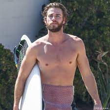 Shirtless Liam Hemsworth Pictures | POPSUGAR Celebrity