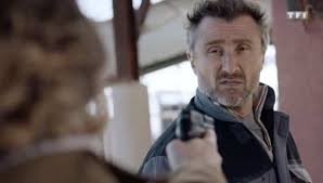 Alors que le tueur aux alliances avait mystérieusement disparu dans moment très dur pour les fans de demain nous appartient, donc… marc reste en effet un tueur en série. Demain Nous Appartient Lucie Met En Danger Alex Pour Marc Very Mce Tv