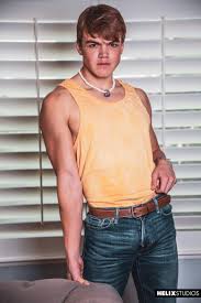 Derek Shaw Photoshoot Helix Studio Gay Porn Video | GayMobile.fr